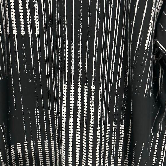 Flutter, Kiki, boutique, oversize printed tunic pockets, plus size 2X - Picture 9 of 10